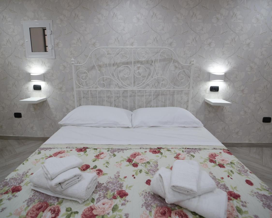 La Dimora Di Vittoria Apartment Napoli Bagian luar foto